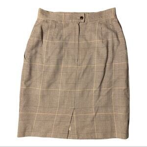 OBR vintage houndstooth plaid above the knee skirt! Retro, vintage and classic.